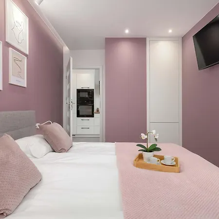 Cosy In Cracow With Parking, Desk And Balcony By Renters