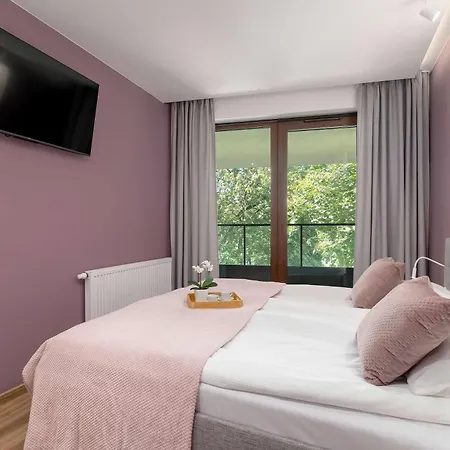 Apartment Cosy In Cracow With Parking, Desk And Balcony By Renters