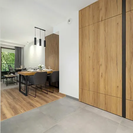 Cosy In Cracow With Parking, Desk And Balcony By Renters Apartment Krakau