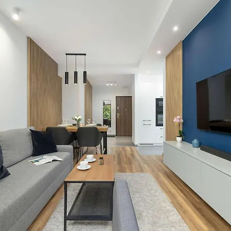 아파트 Cosy In Cracow With Parking, Desk And Balcony By Renters *