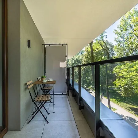 Cosy In Cracow With Parking, Desk And Balcony By Renters 아파트 *